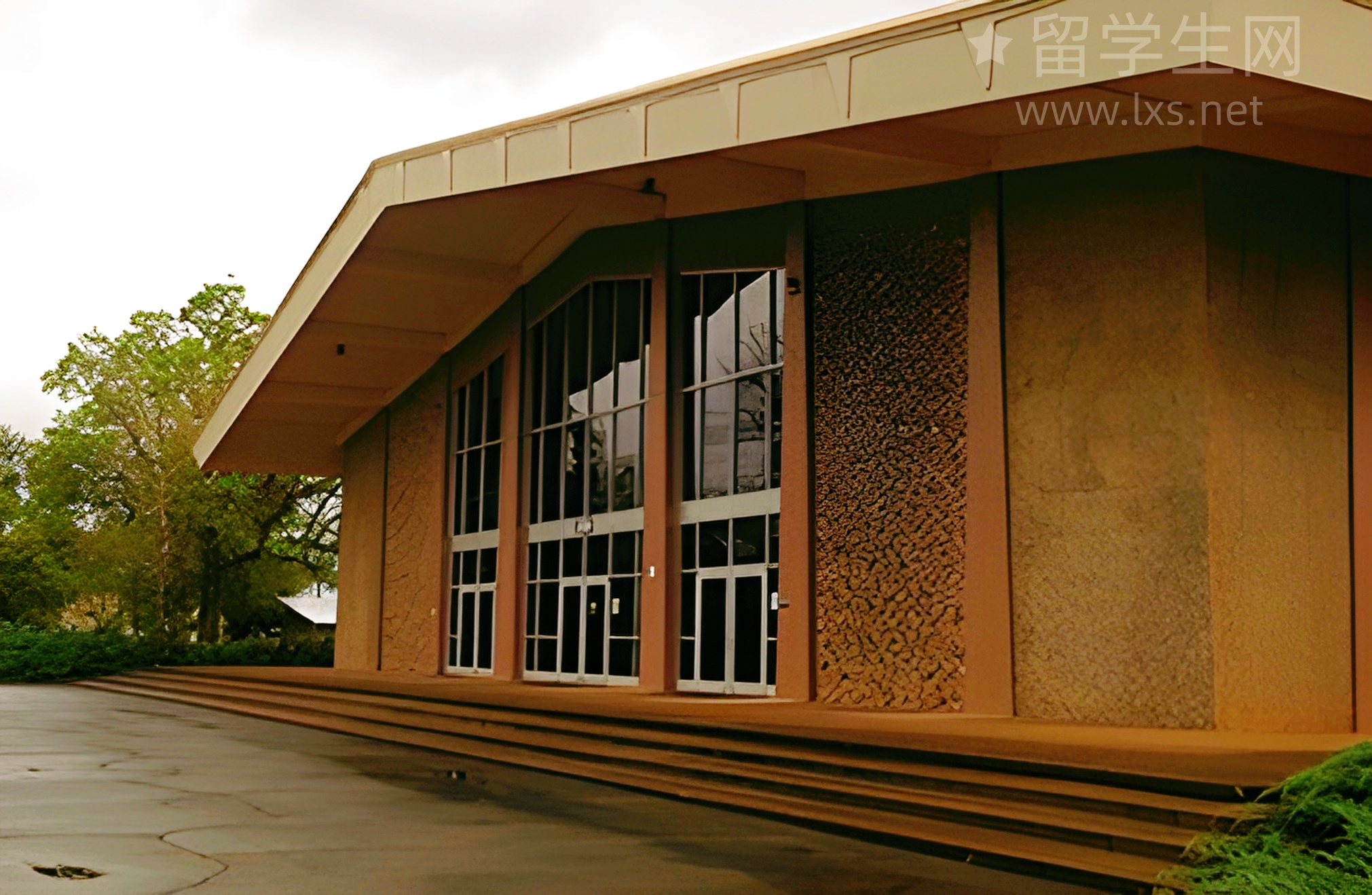 美国留学平价大学：预算有限也能冲名校