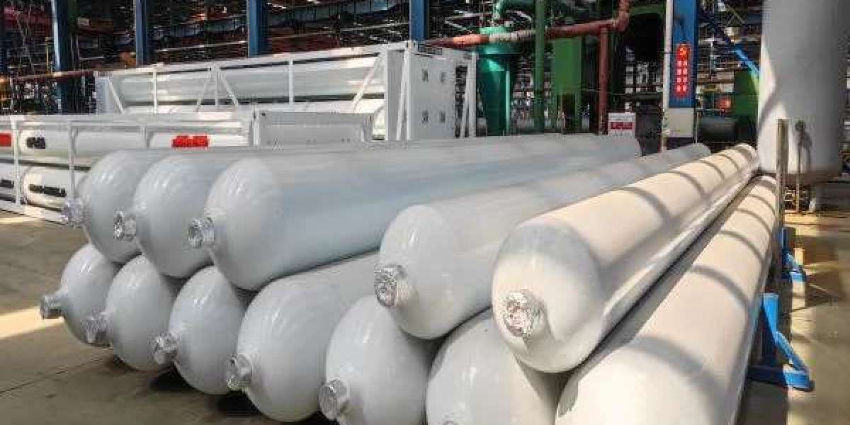 Excellent Performance and Advantages of CNG Large Volume Seamless Steel Gas Cylinders
